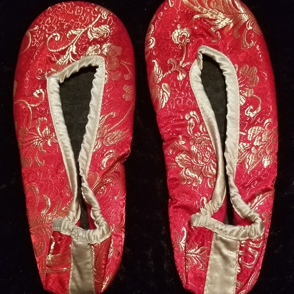 New slip on slippers with insoles - Picture 3 of 5